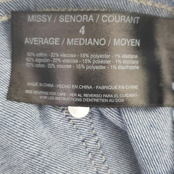 *NWT* NINE WEST Chrystie Capris, Light Wash, size 4 - Picture 5 of 5